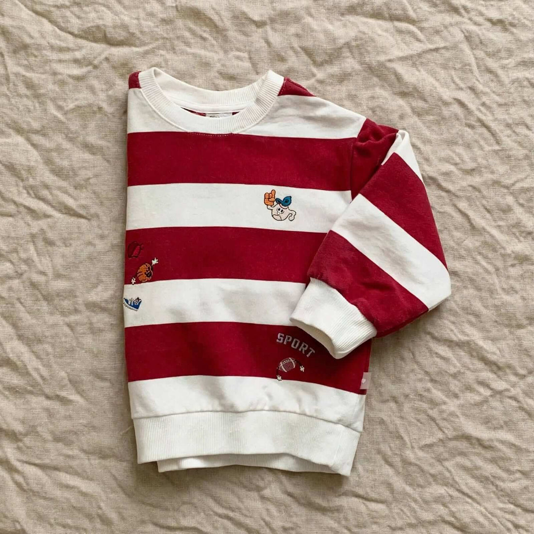 Pull Rayé Garçon Rouge et Blanc - Motifs Sport