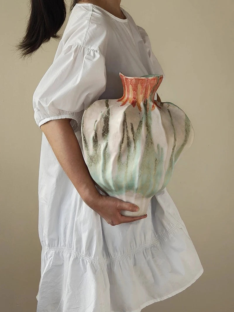 Vase en céramique abstrait fait à la main