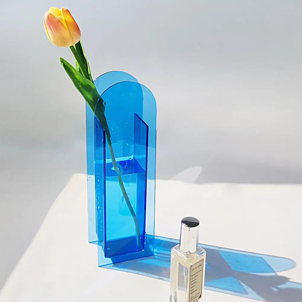 Vase à fleurs aux couleurs vives