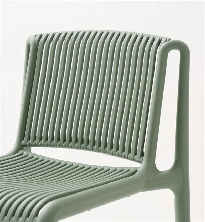 Chaises de bar en plastique simple moderne