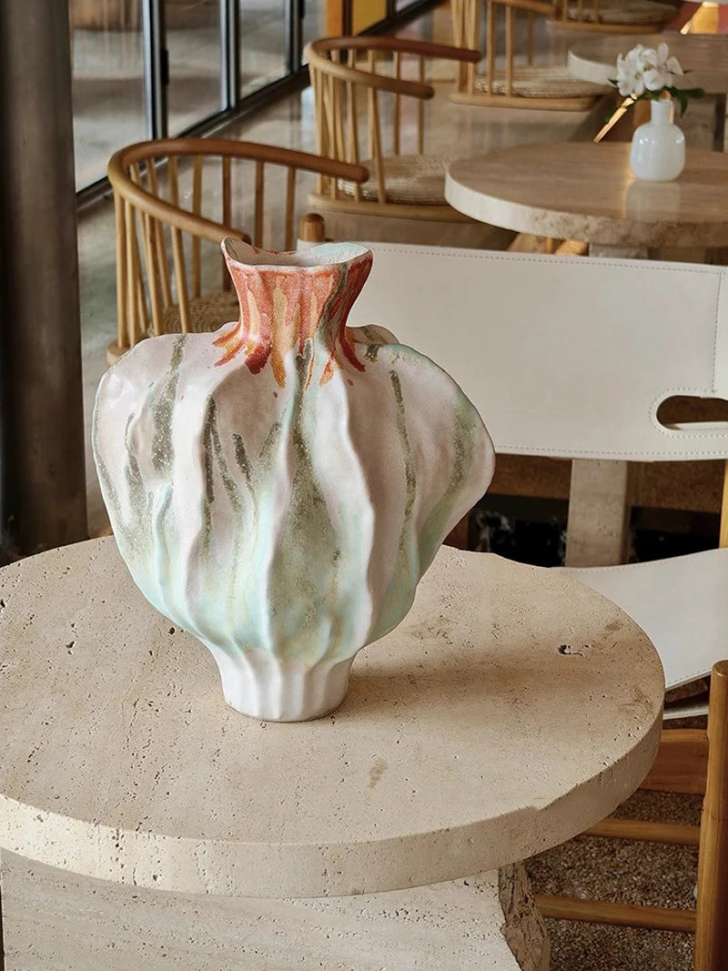 Vase en céramique abstrait fait à la main