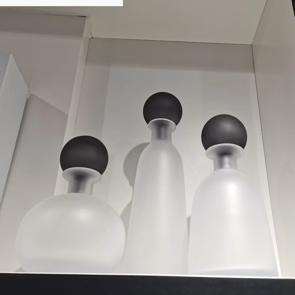 Vase en verre dépoli transparent