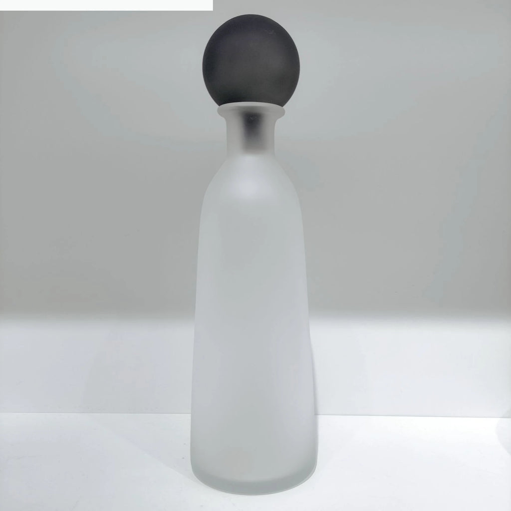 Vase en verre dépoli transparent