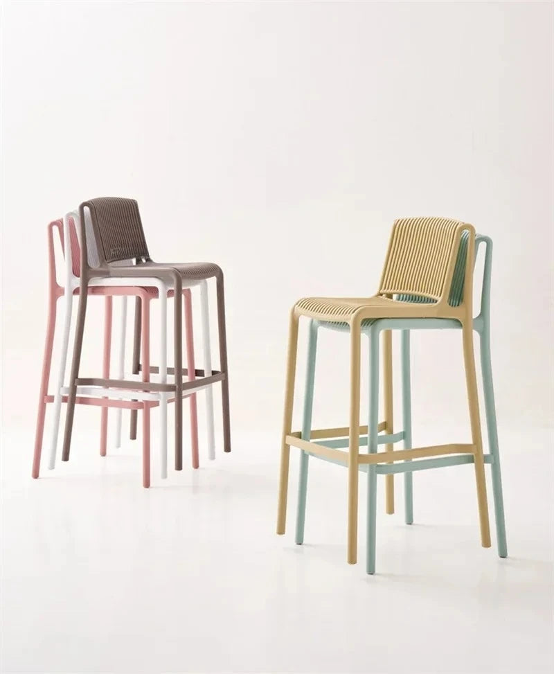 Chaises de bar en plastique simple moderne