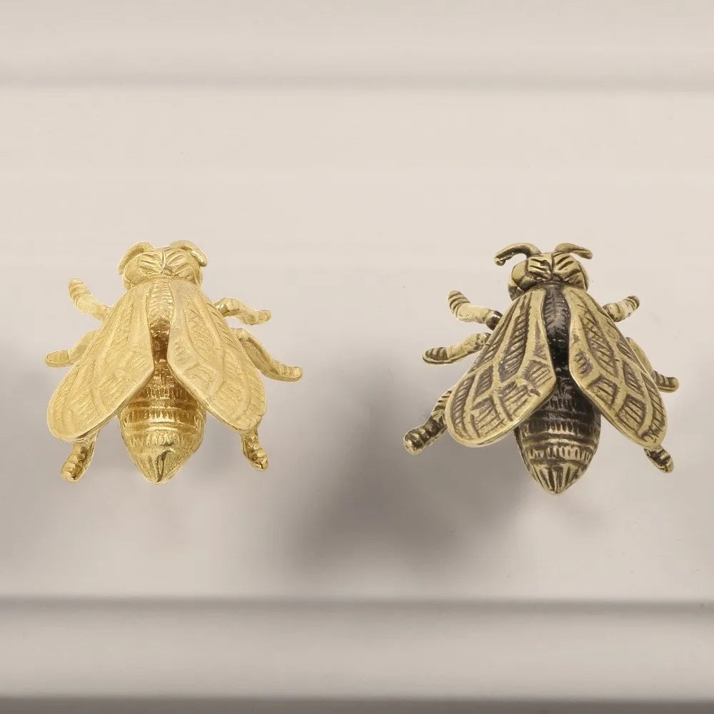 Élégante poignée en laiton d'abeille