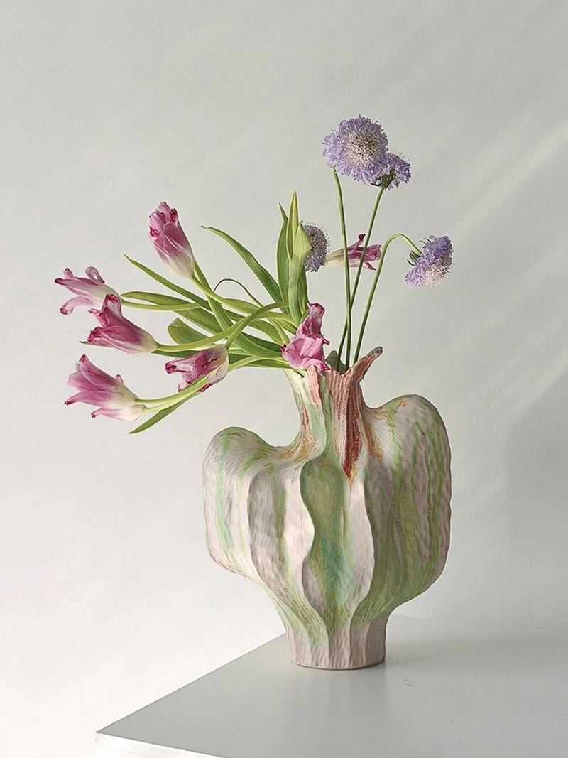 Vase en céramique abstrait fait à la main