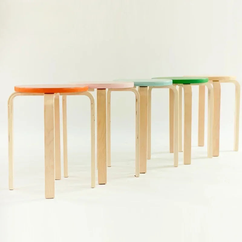Tabourets hauts en plastique