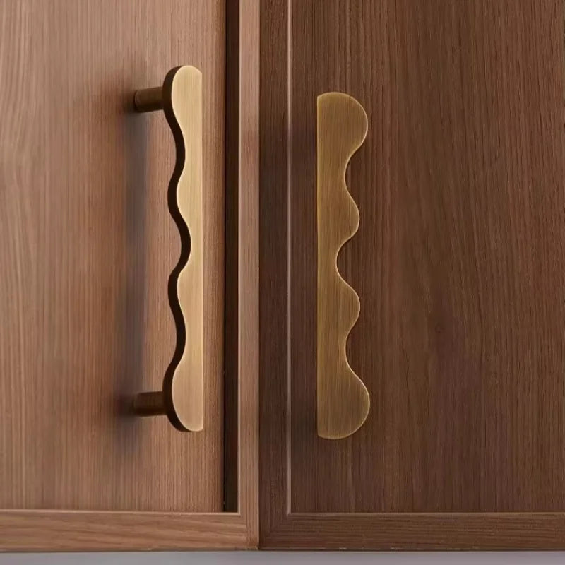 Poignées d'armoire en forme de vague en laiton modernes