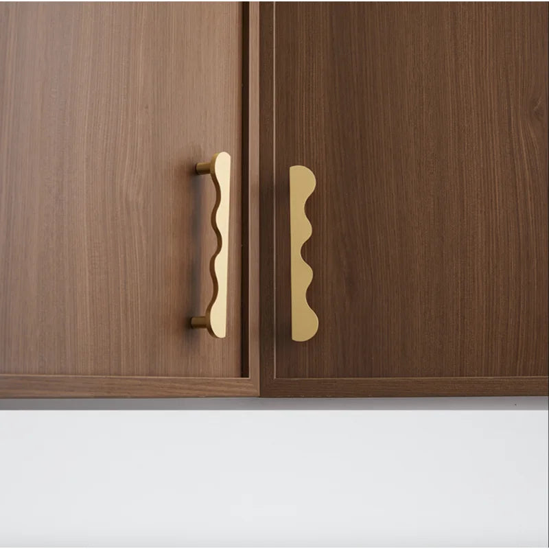 Poignées d'armoire en forme de vague en laiton modernes