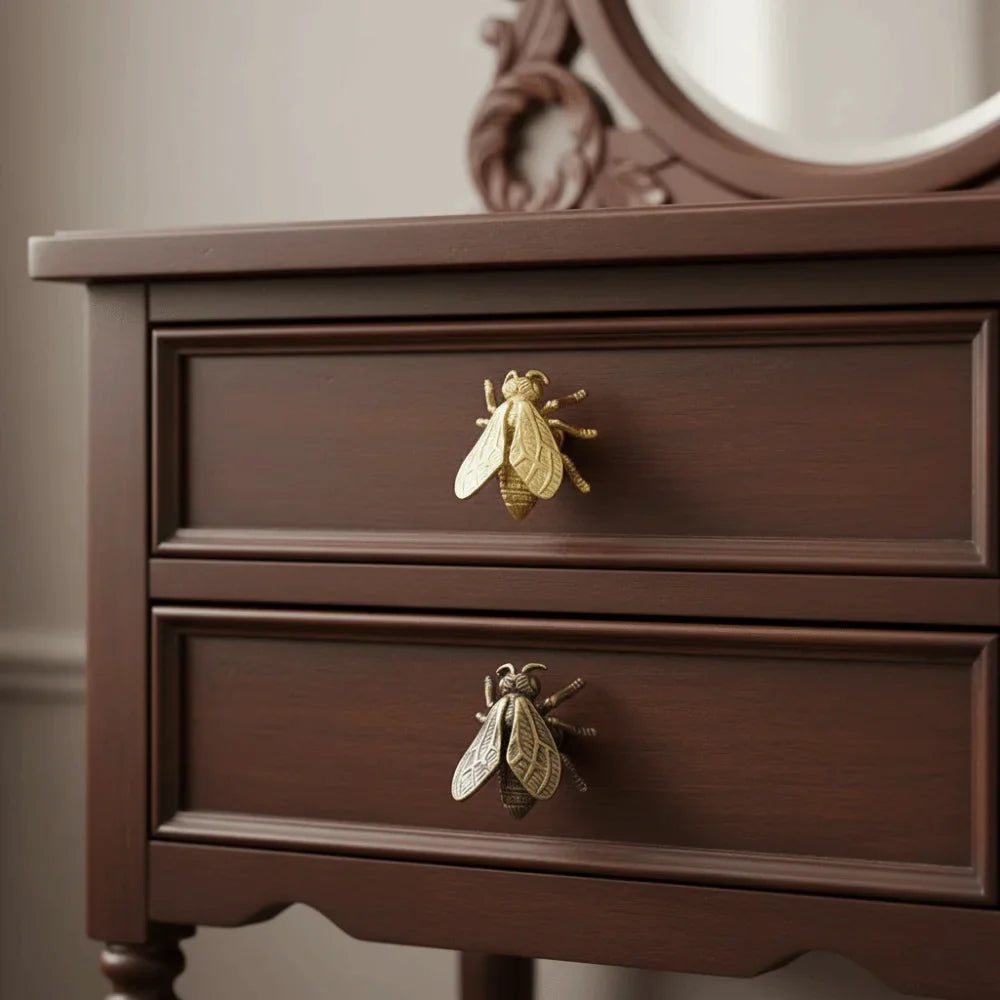 Élégante poignée en laiton d'abeille