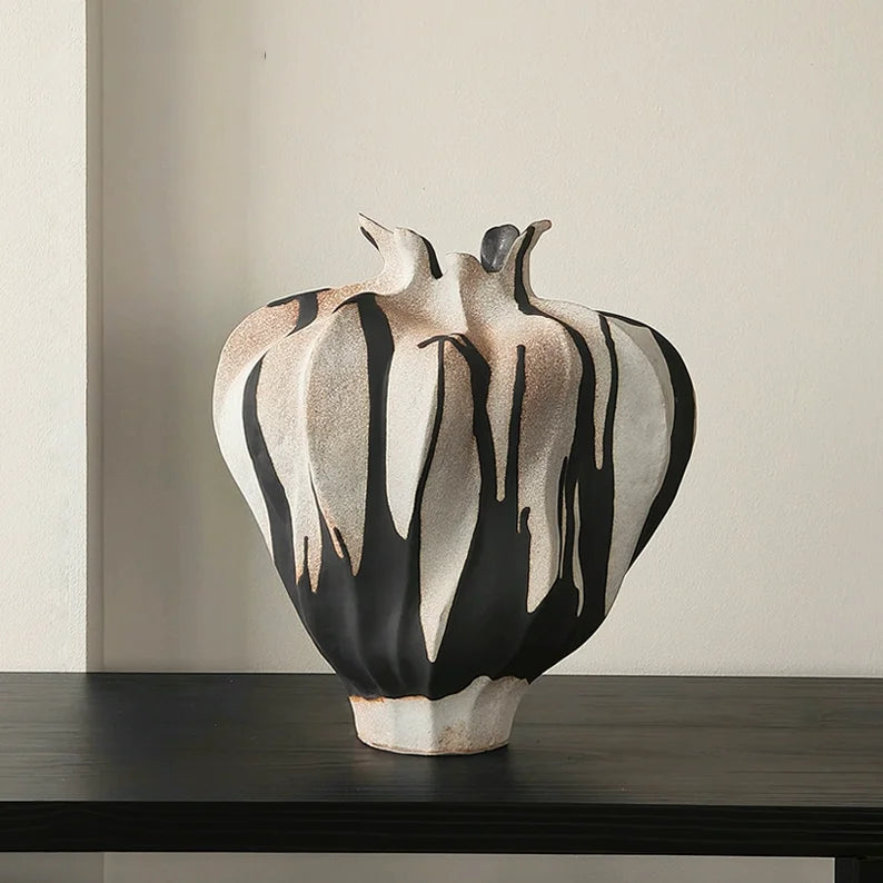 Vase en céramique abstrait fait à la main