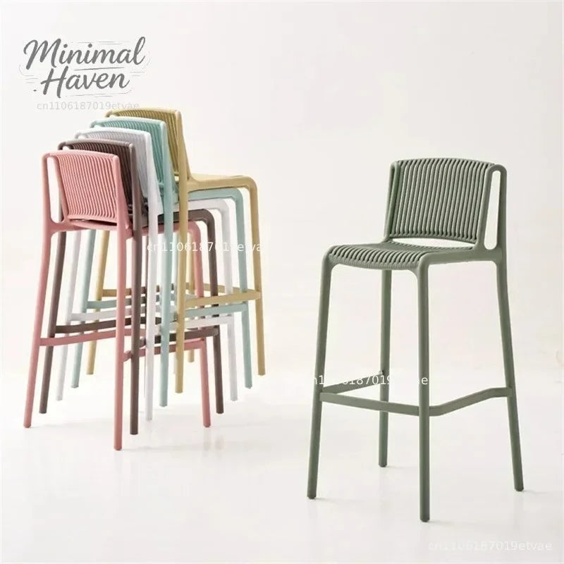 Tabourets de bar en plastique modernes et simples