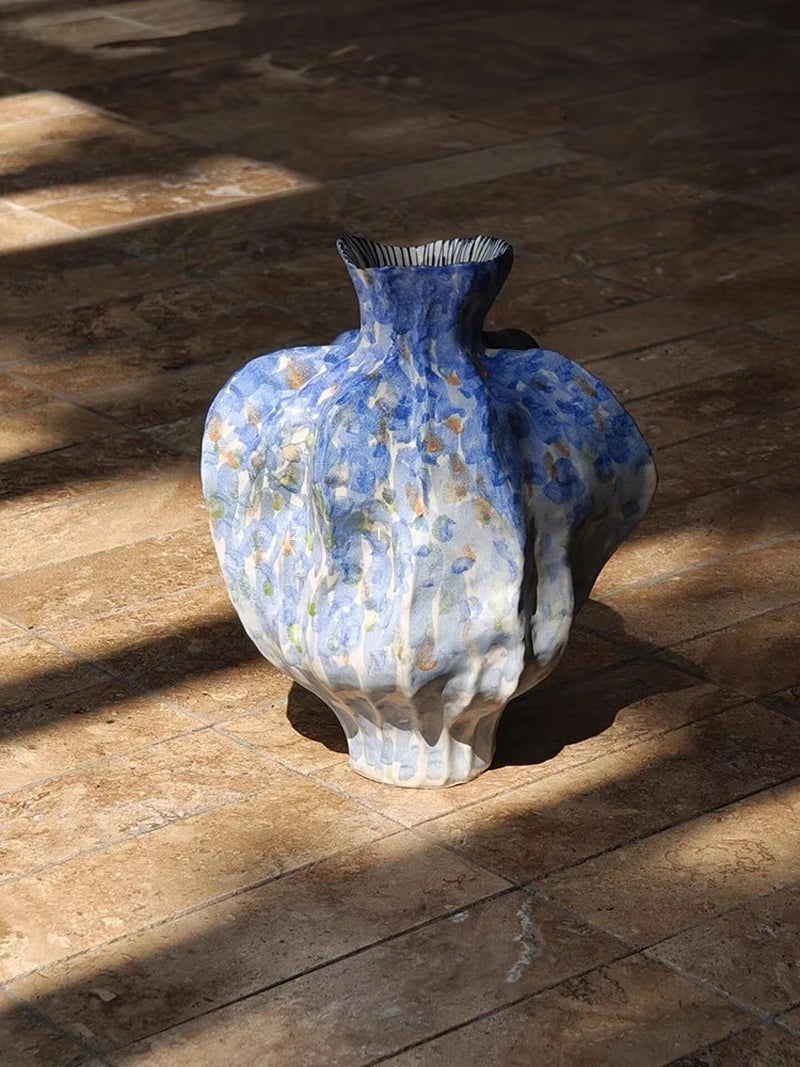 Vase en céramique abstrait fait à la main