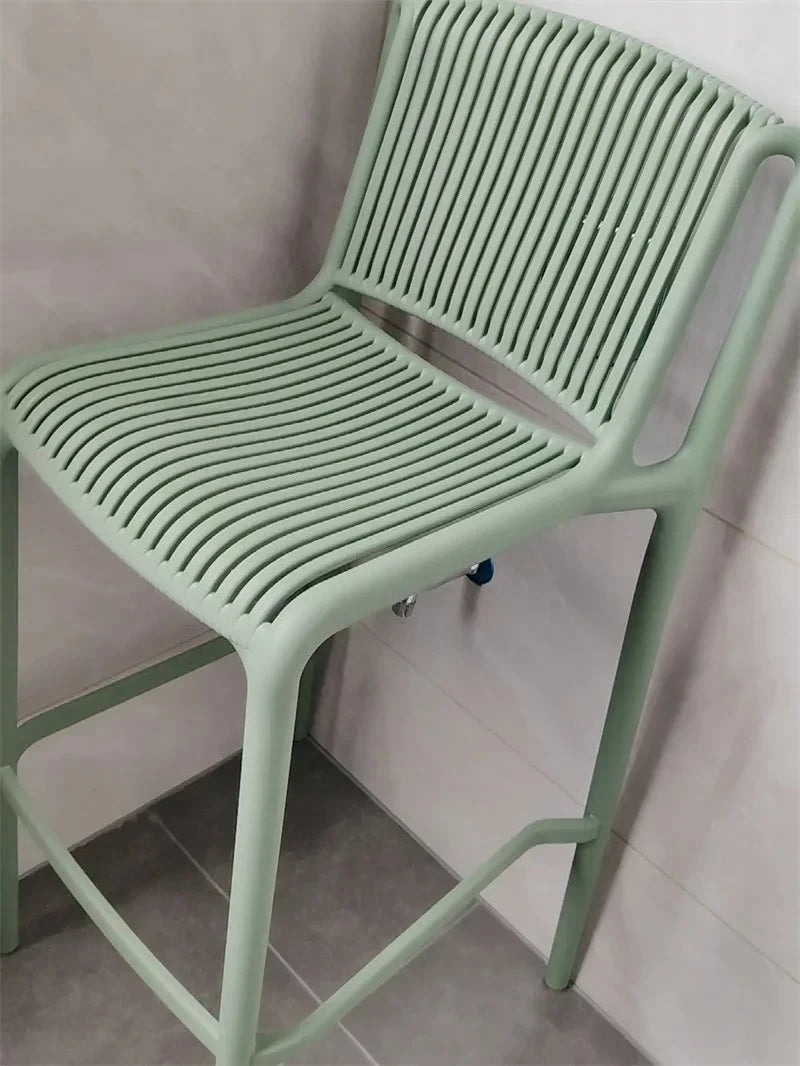 Chaises de bar en plastique simple moderne