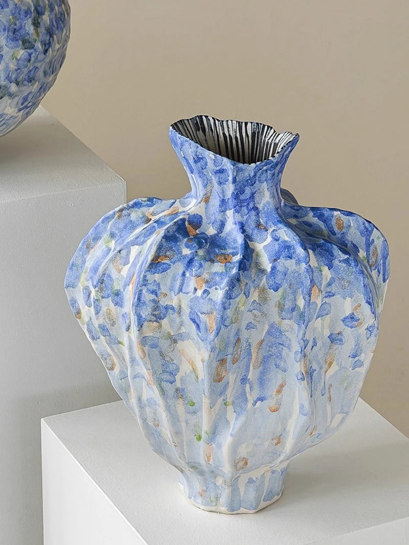 Vase en céramique abstrait fait à la main