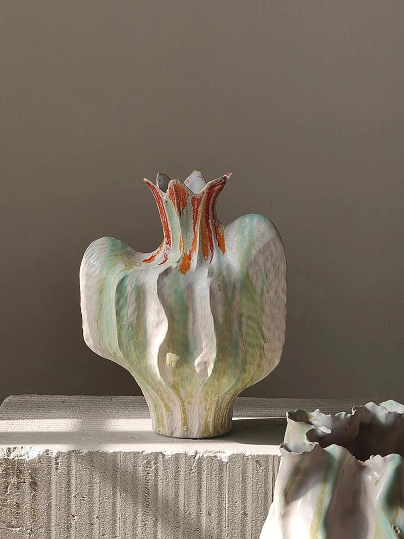 Vase en céramique abstrait fait à la main