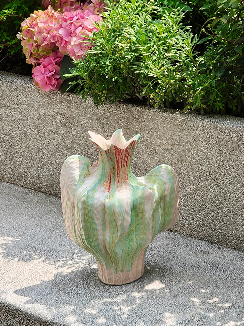 Vase en céramique abstrait fait à la main