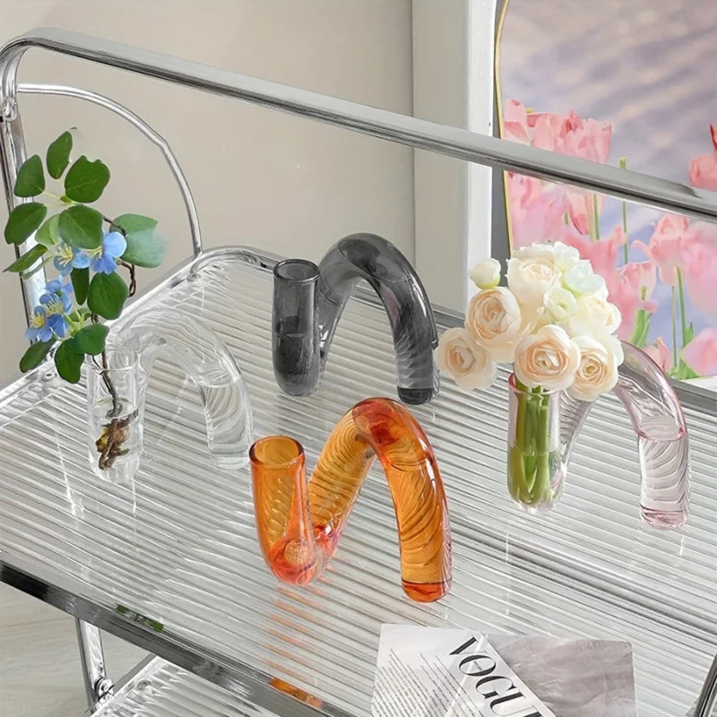 Vase en verre asymétrique