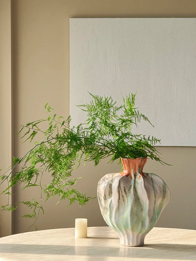 Vase en céramique abstrait fait à la main