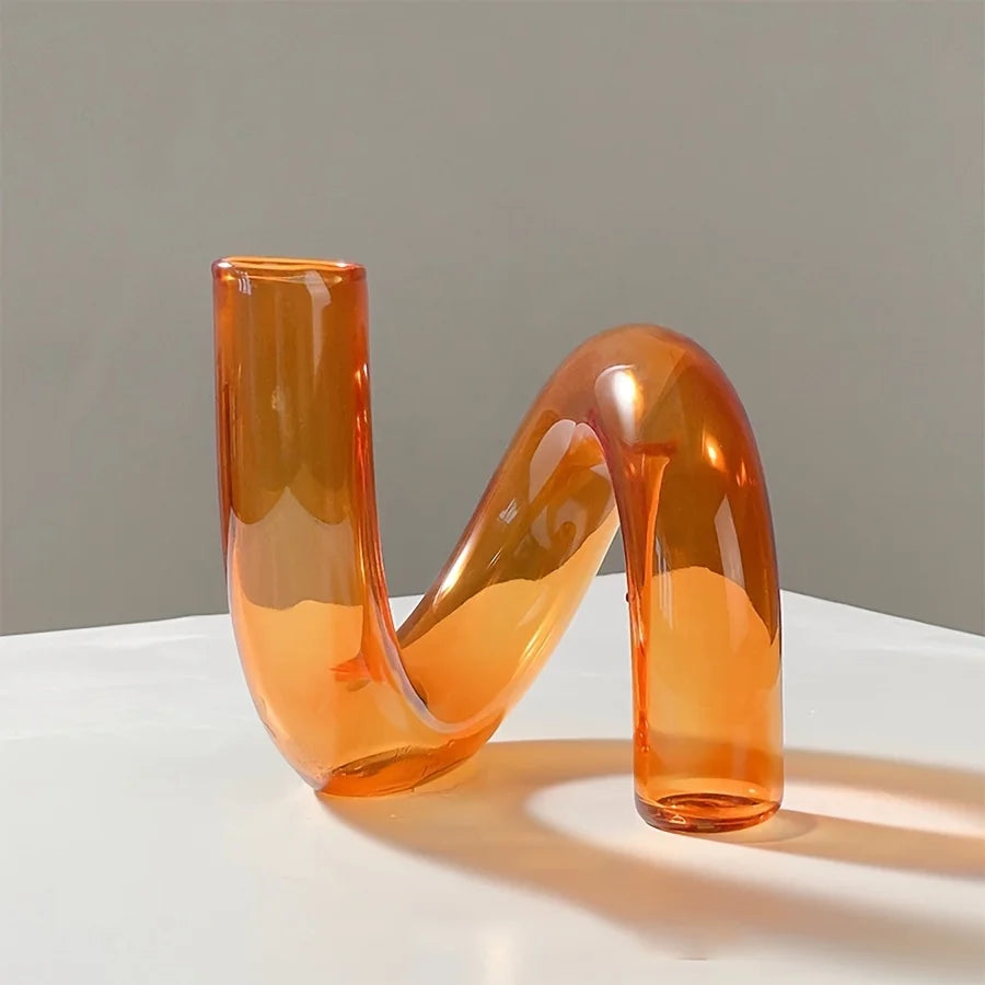 Vase en verre asymétrique