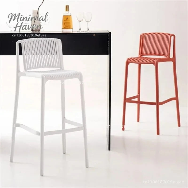 Tabourets de bar en plastique modernes et simples