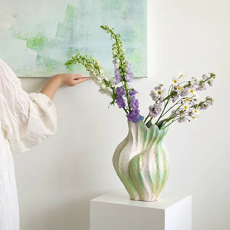 Vase en céramique abstrait fait à la main