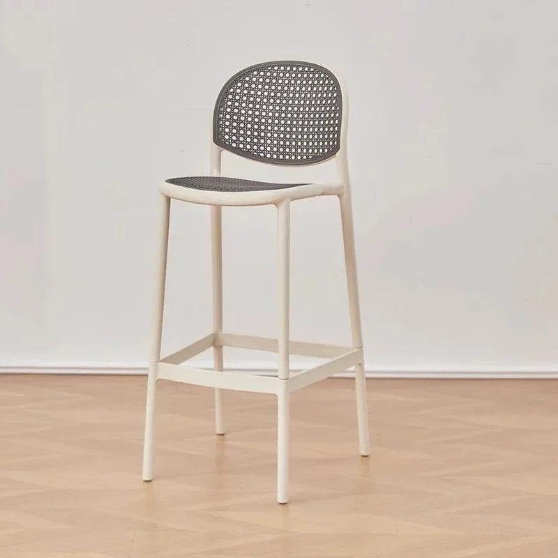 Tabourets de bar en plastique modernes et simples