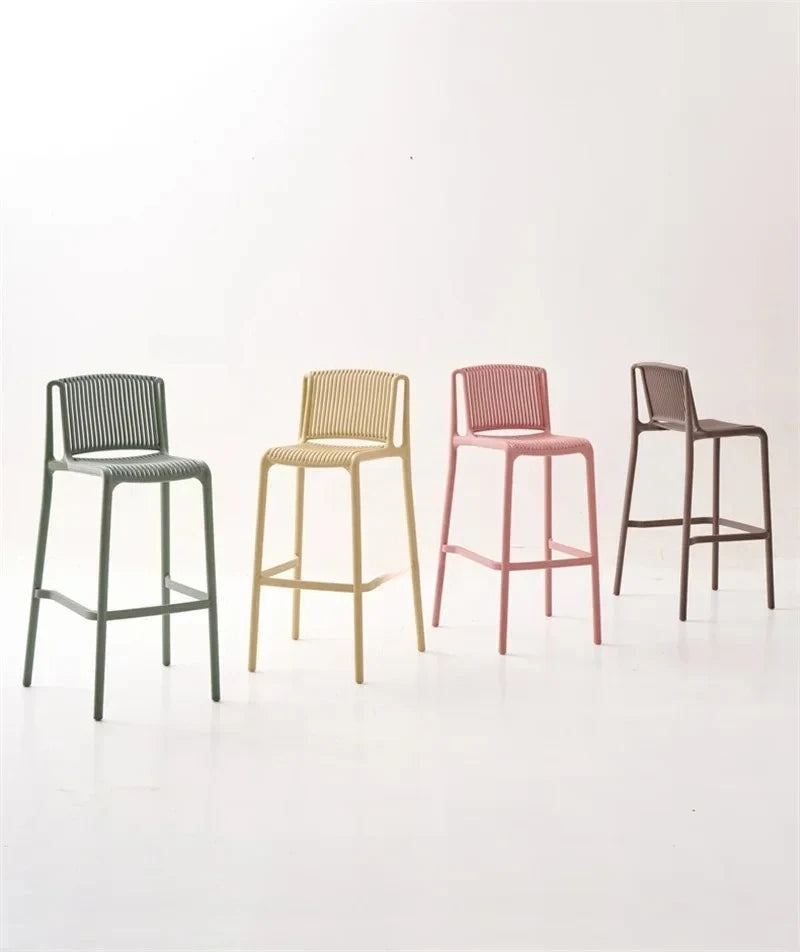 Chaises de bar en plastique simple moderne