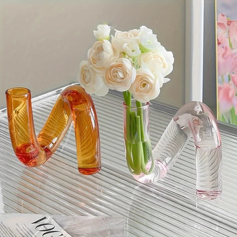 Vase en verre asymétrique